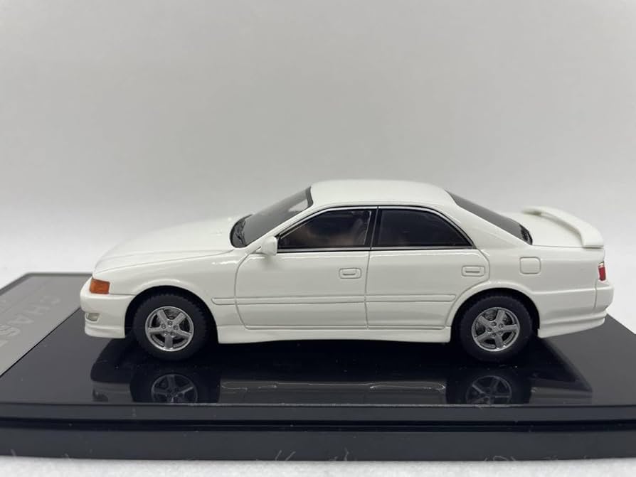ignition.model CHASER 1/43 ホワイト Ignition model Chaser JZX100 Tourer V. 1/43 White Mini Car